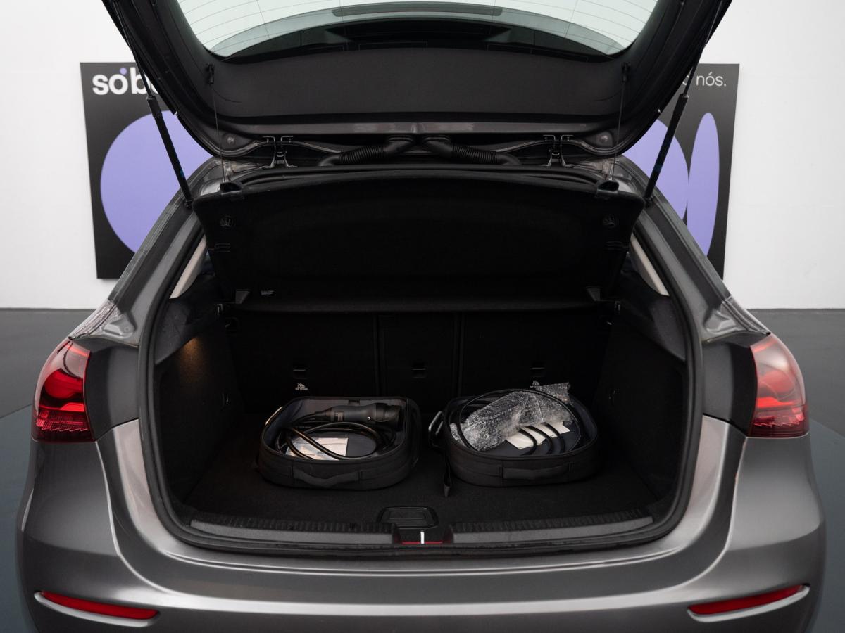 mercedes-benz-classe-a-2024-hibrido-a-gasolina-1332cc