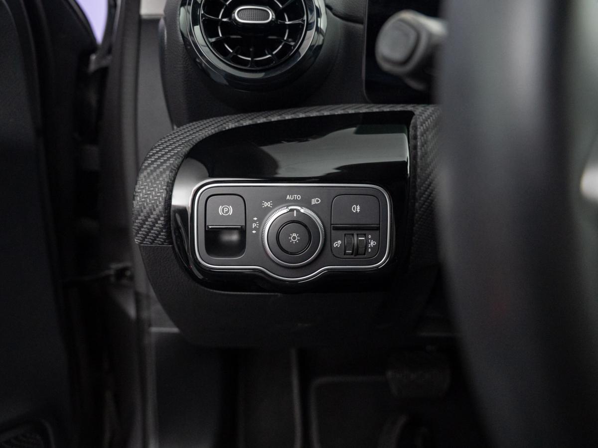 mercedes-benz-classe-a-2024-hibrido-a-gasolina-1332cc