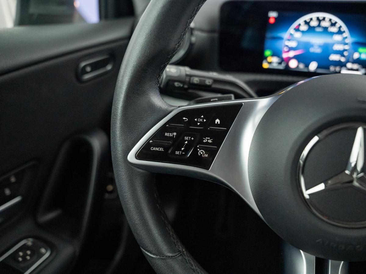 mercedes-benz-classe-a-2024-hibrido-a-gasolina-1332cc