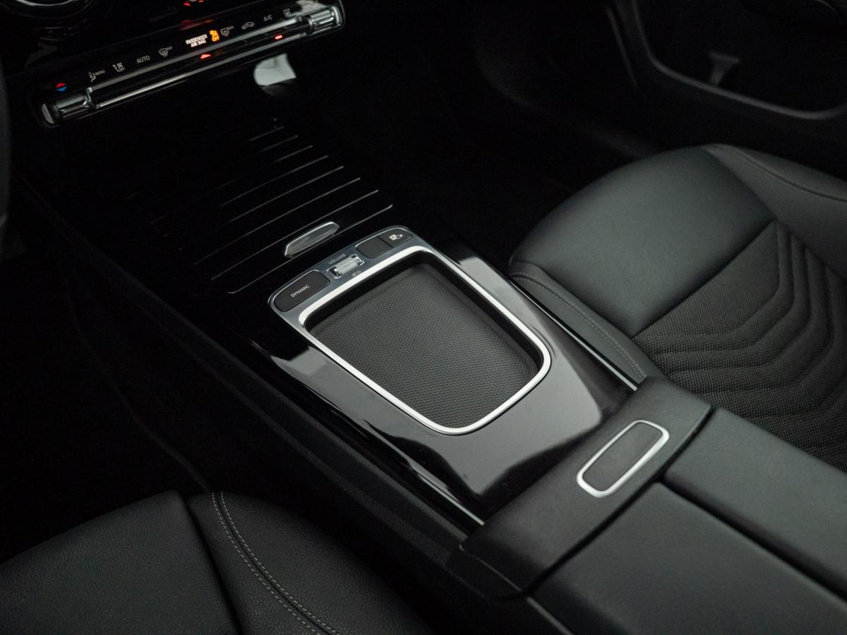 mercedes-benz-classe-a-2024-hibrido-a-gasolina-1332cc