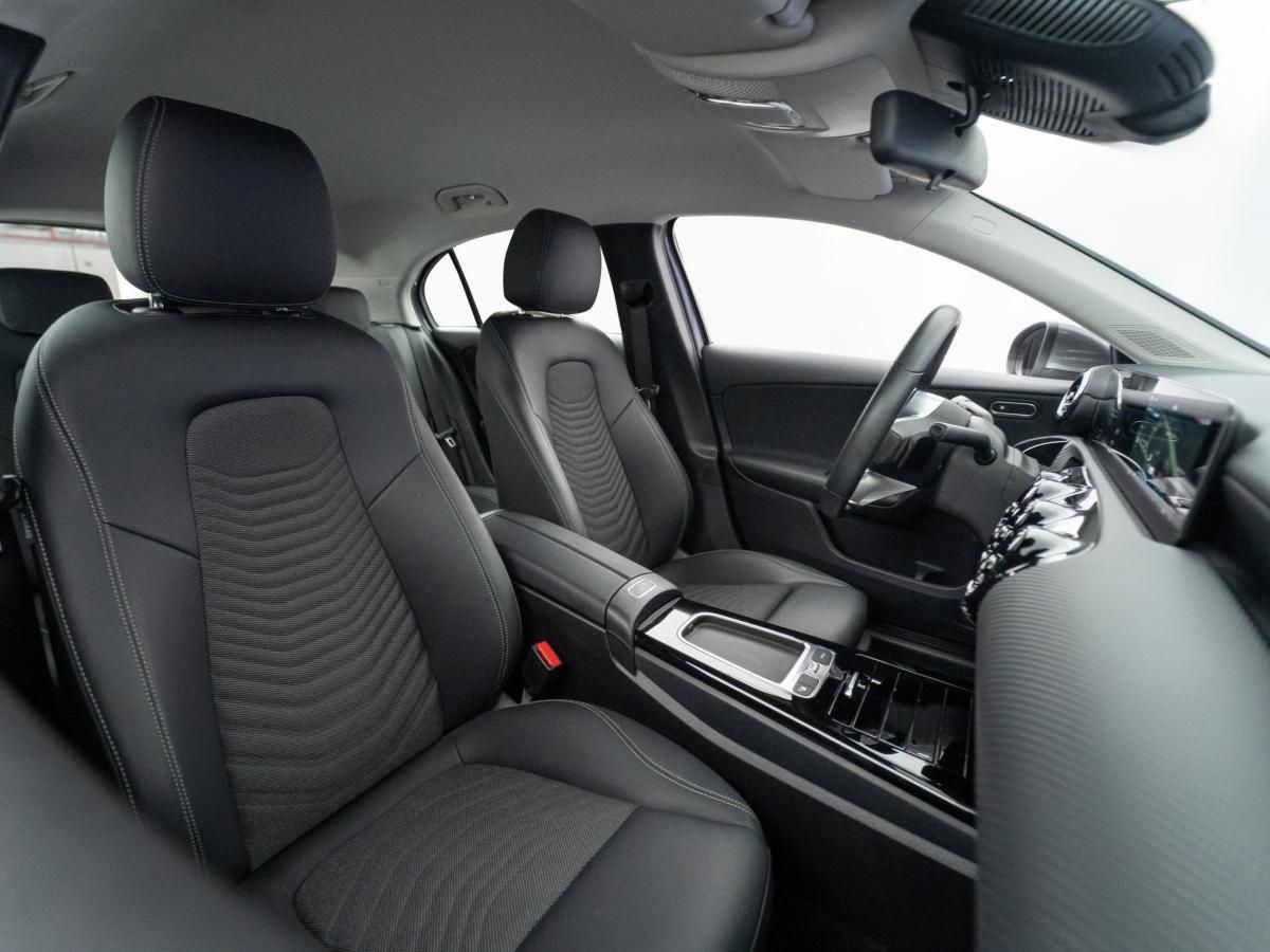 mercedes-benz-classe-a-2024-hibrido-a-gasolina-1332cc