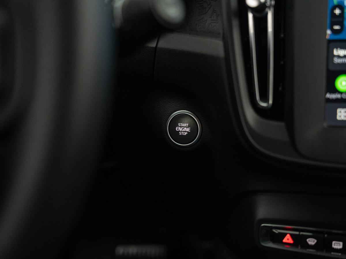 volvo-xc40-2025-hibrido-a-gasolina-1969cc