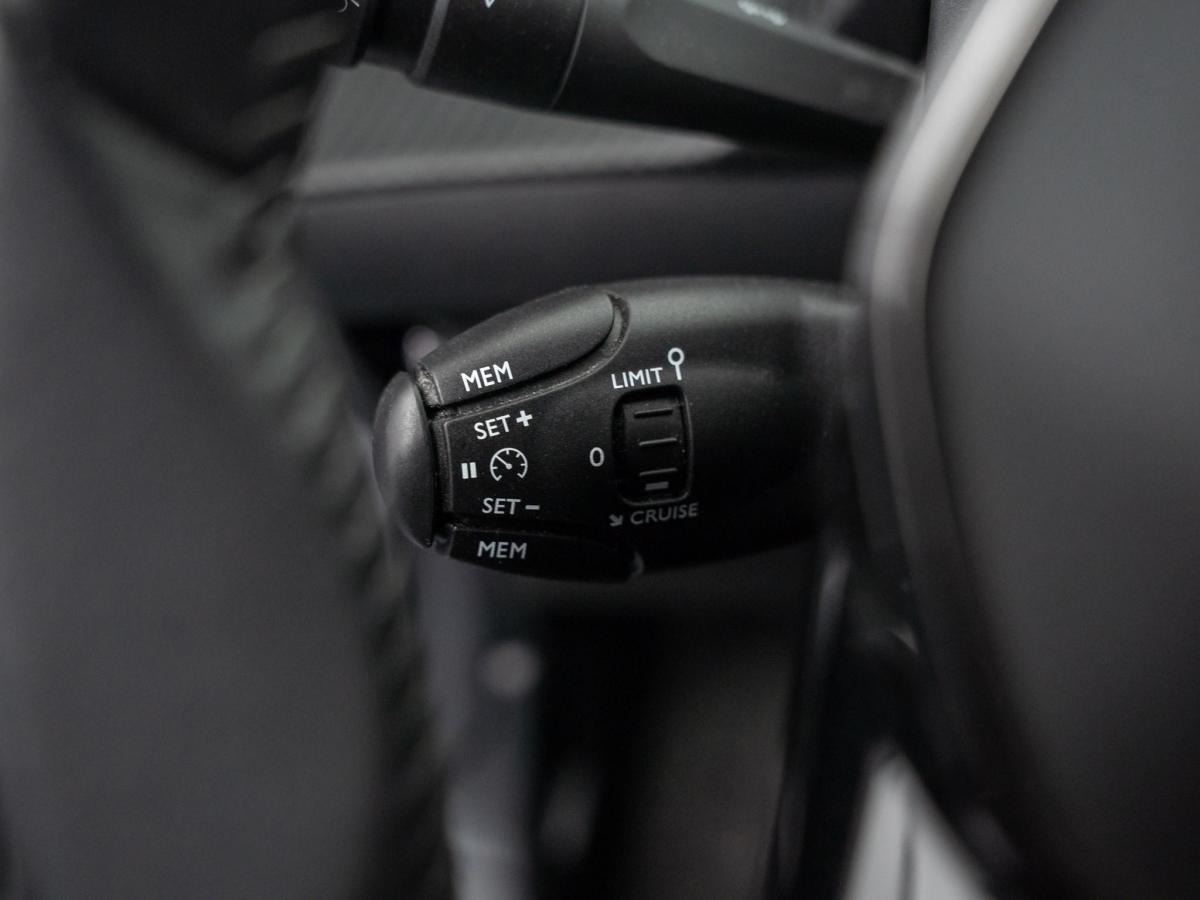 peugeot-208-2022-eletrico-500cc