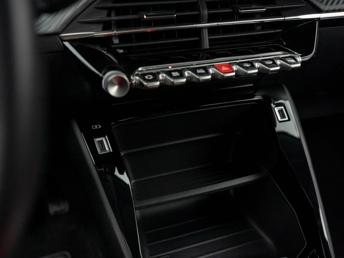 peugeot-208-2022-eletrico-500cc