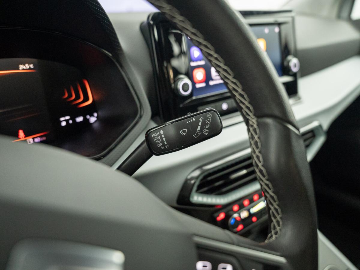 seat-arona-2023-gasolina-999cc