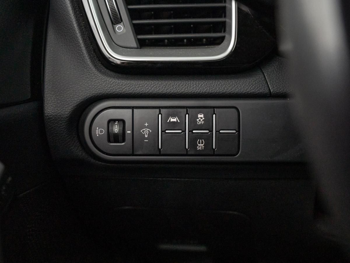 kia-ceed-sw-2023-diesel-1598cc