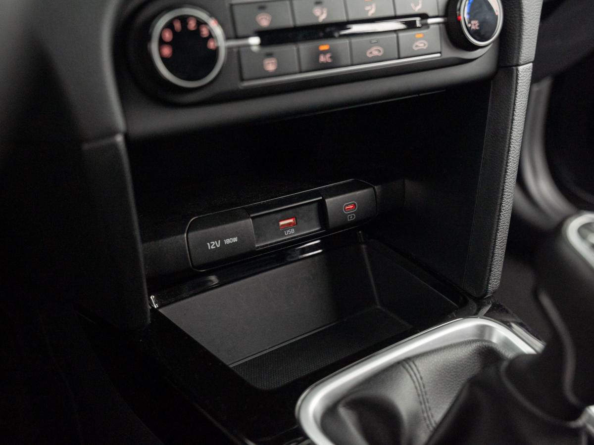 kia-ceed-sw-2023-diesel-1598cc
