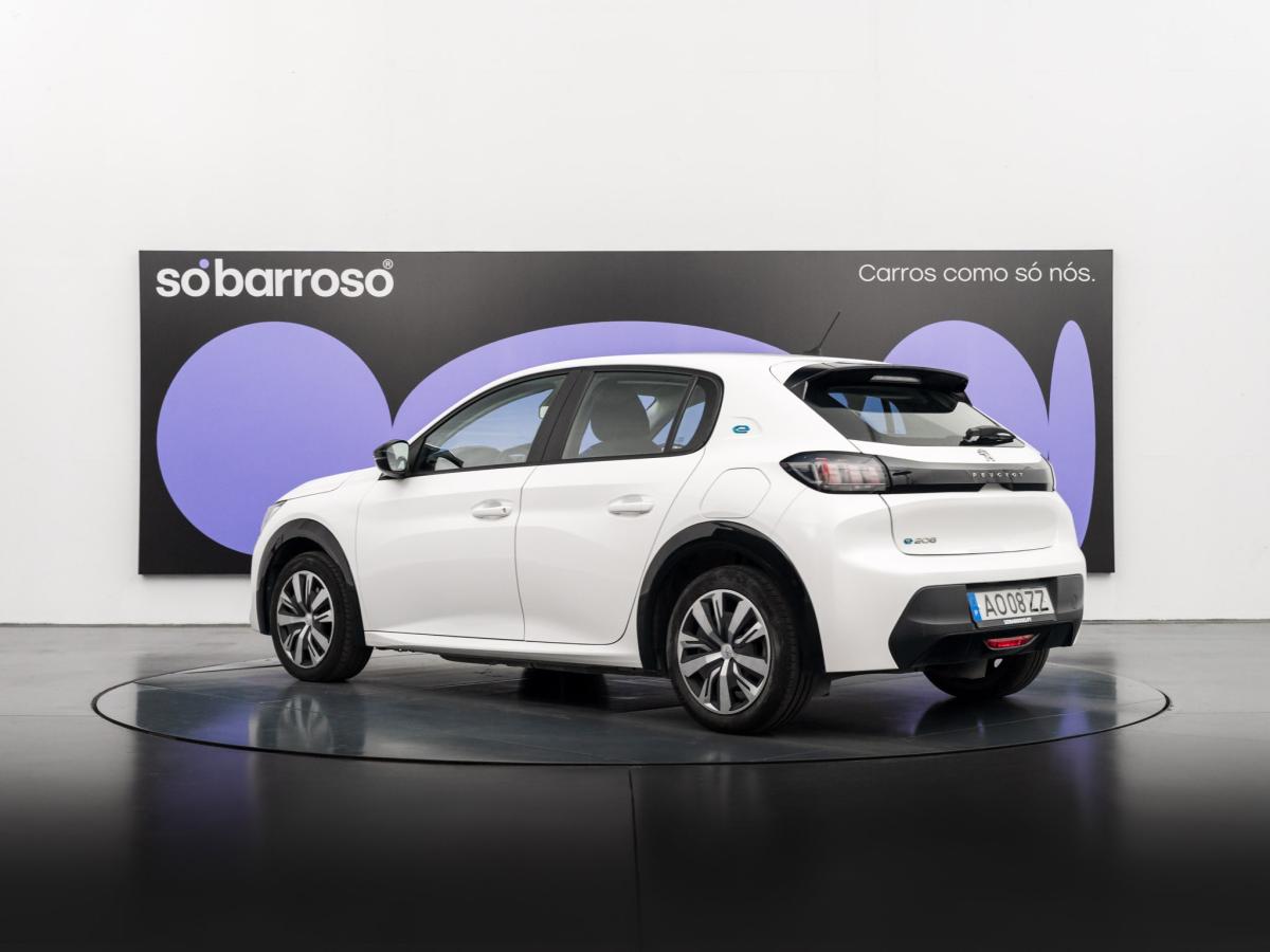 peugeot-208-2022-eletrico-500cc