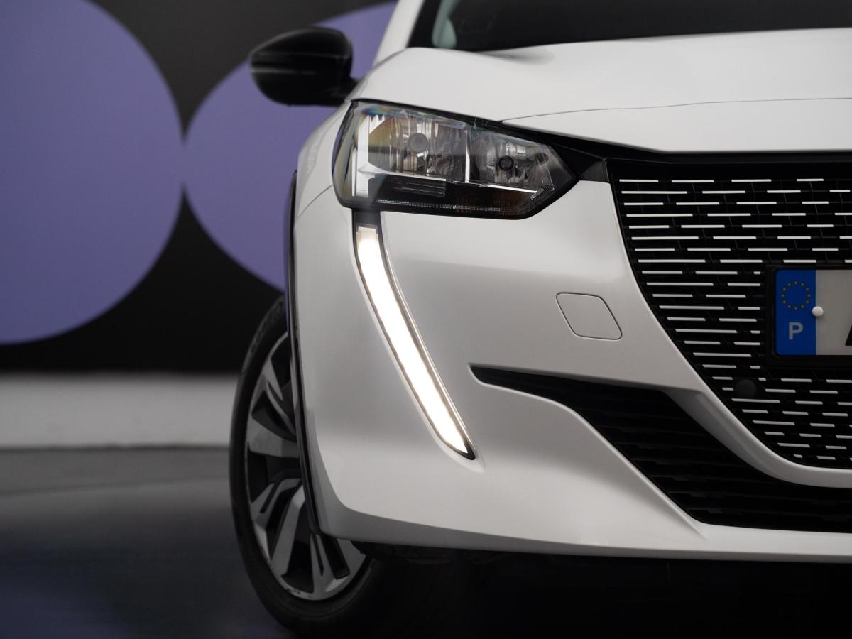 peugeot-208-2022-eletrico-500cc