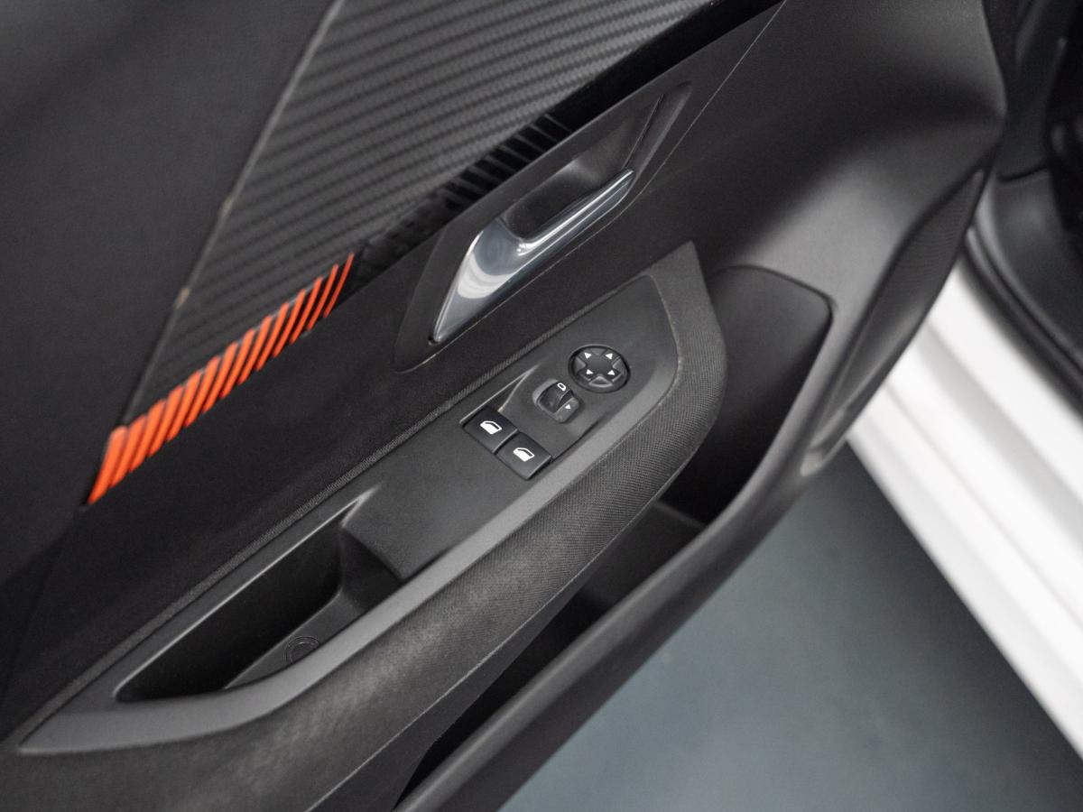 peugeot-208-2022-eletrico-500cc