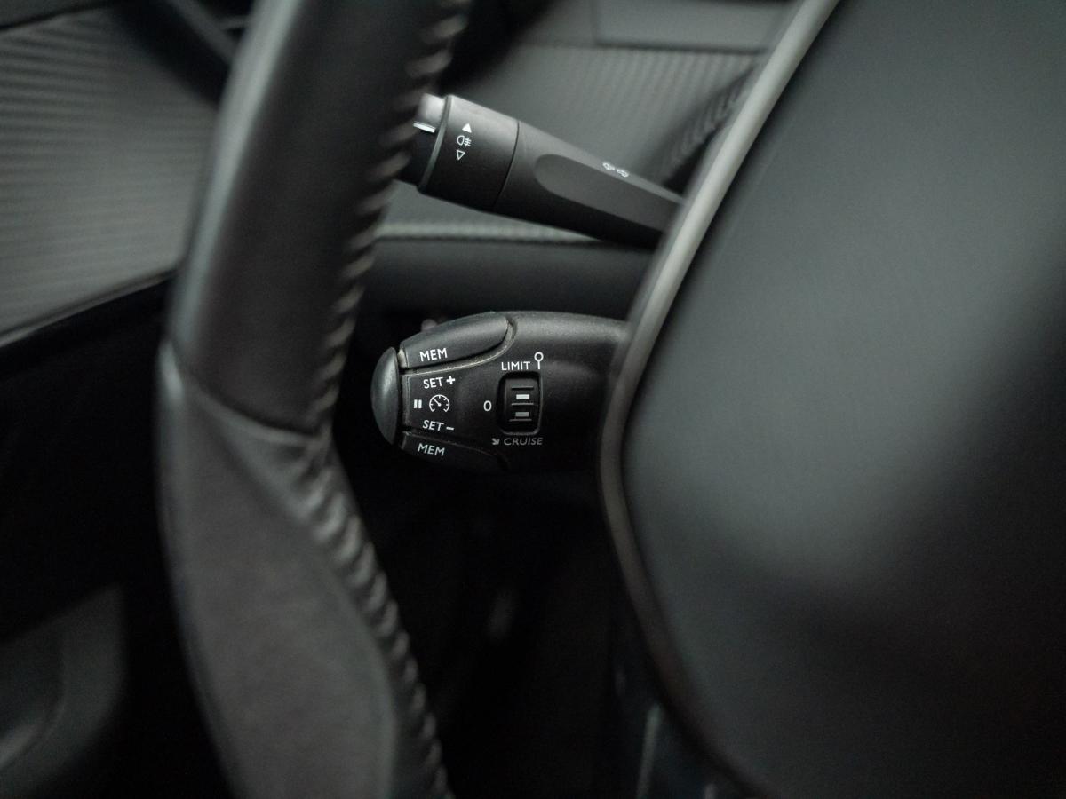 peugeot-208-2022-eletrico-500cc