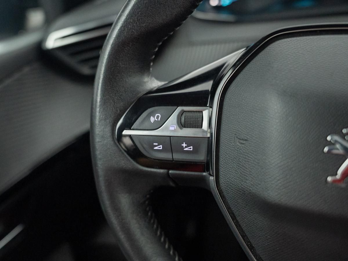 peugeot-208-2022-eletrico-500cc