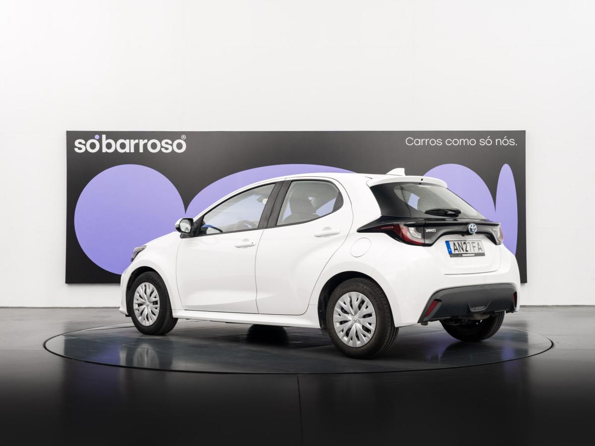 toyota-yaris-2021-hibrido-a-gasolina-1490cc
