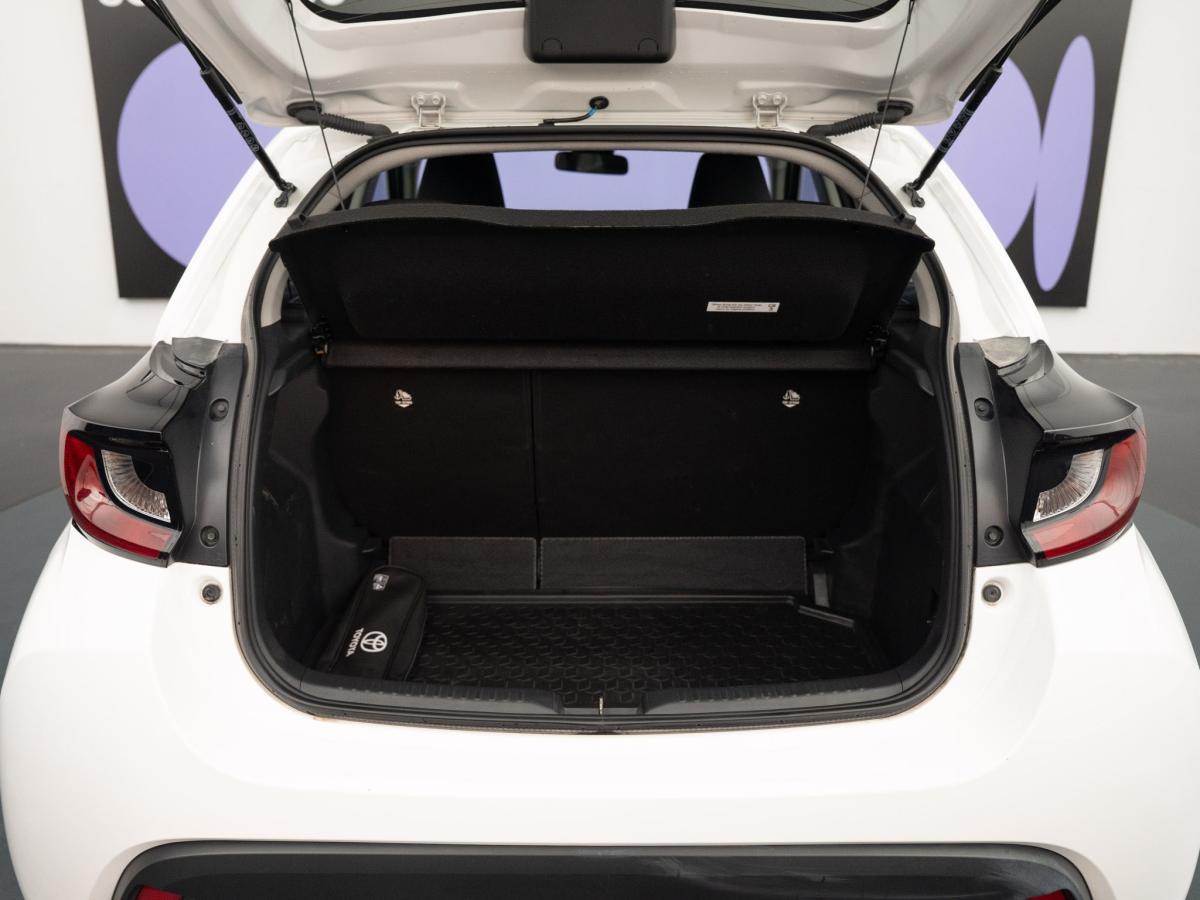 toyota-yaris-2021-hibrido-a-gasolina-1490cc