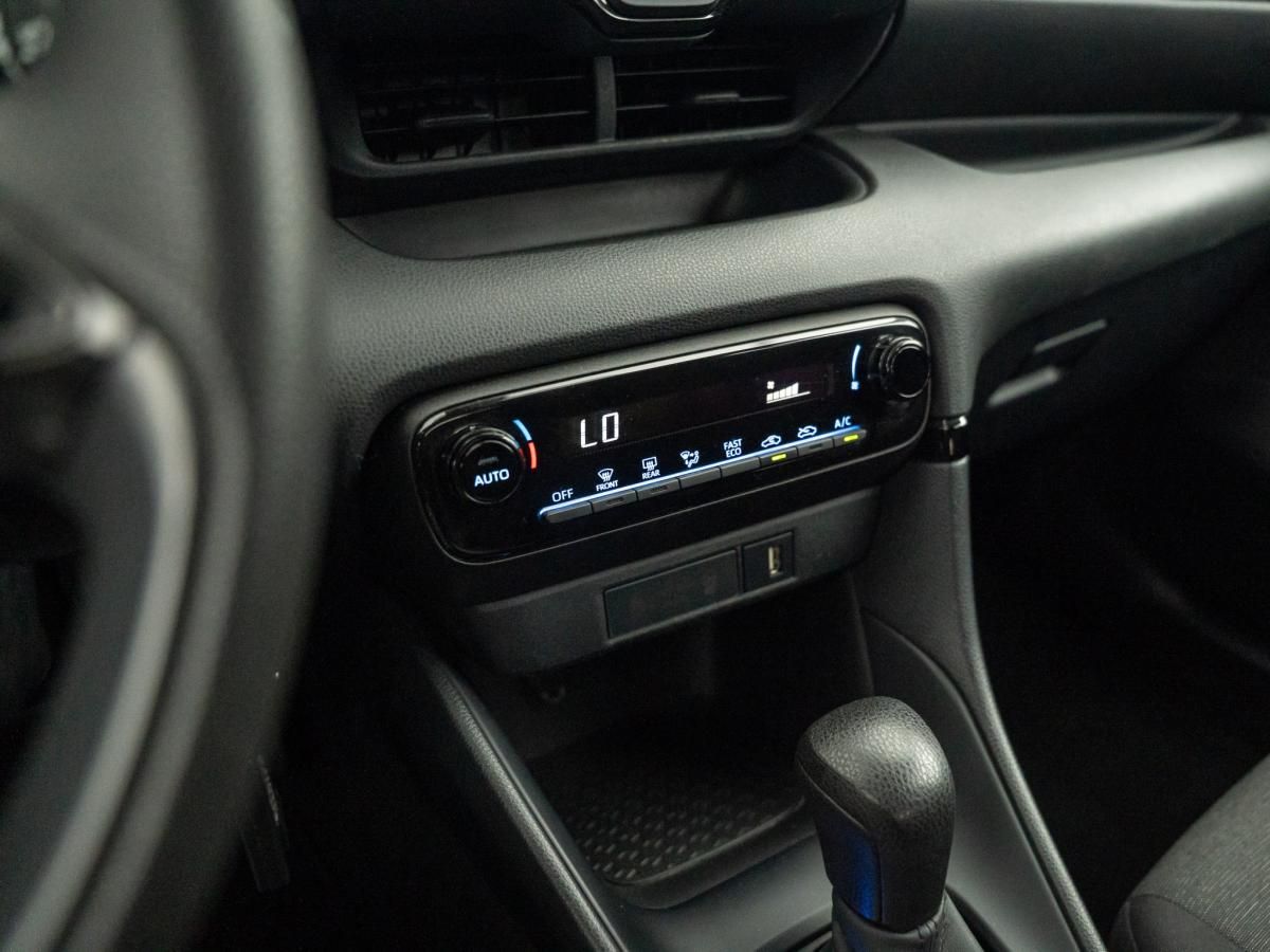toyota-yaris-2021-hibrido-a-gasolina-1490cc