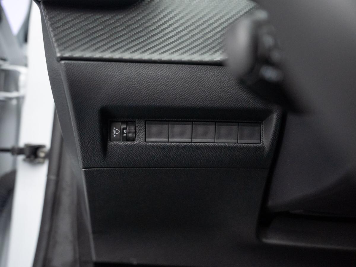 peugeot-208-2025-gasolina-1199cc