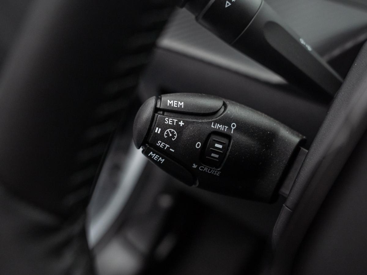 peugeot-208-2025-gasolina-1199cc
