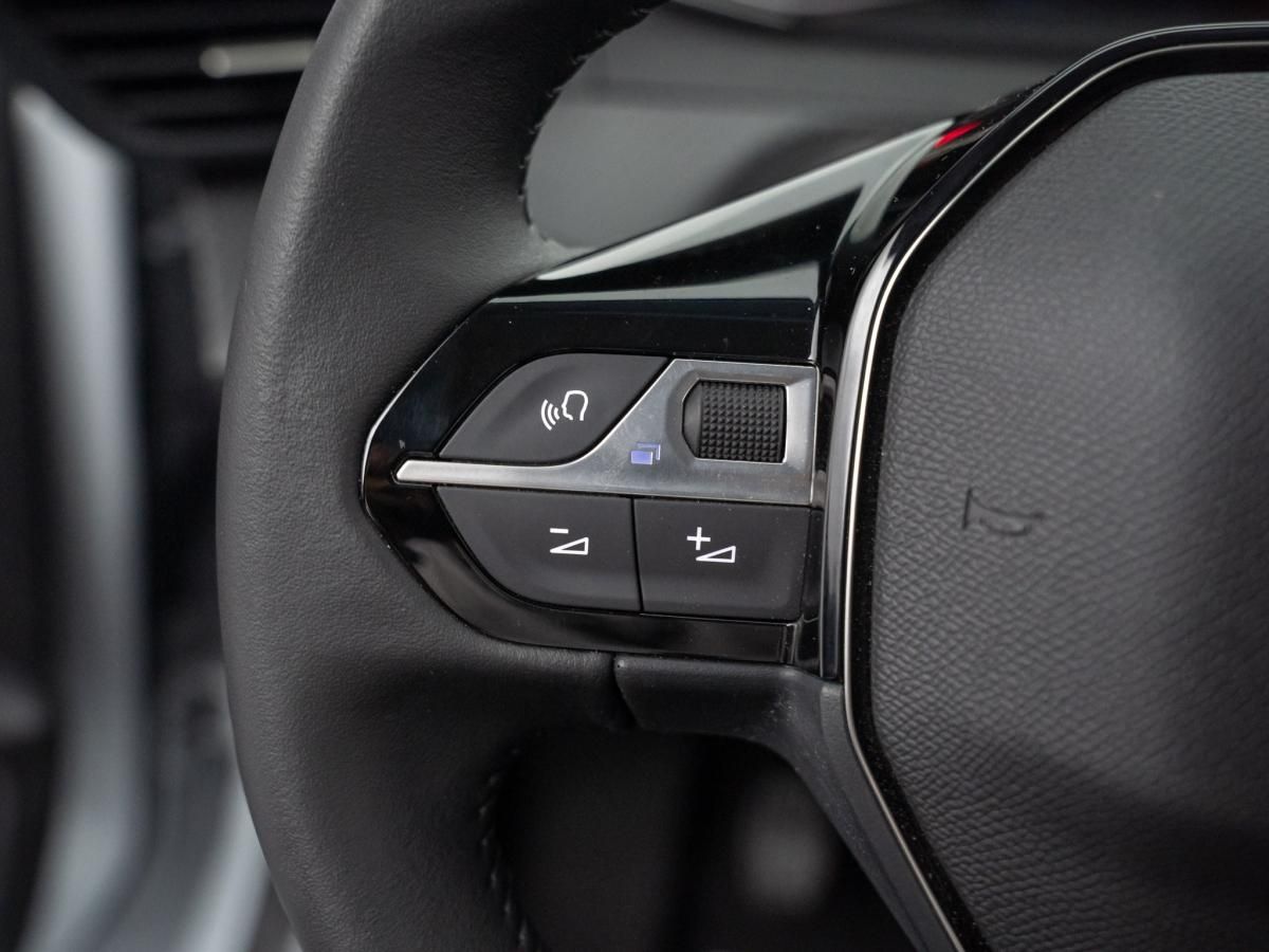peugeot-208-2025-gasolina-1199cc