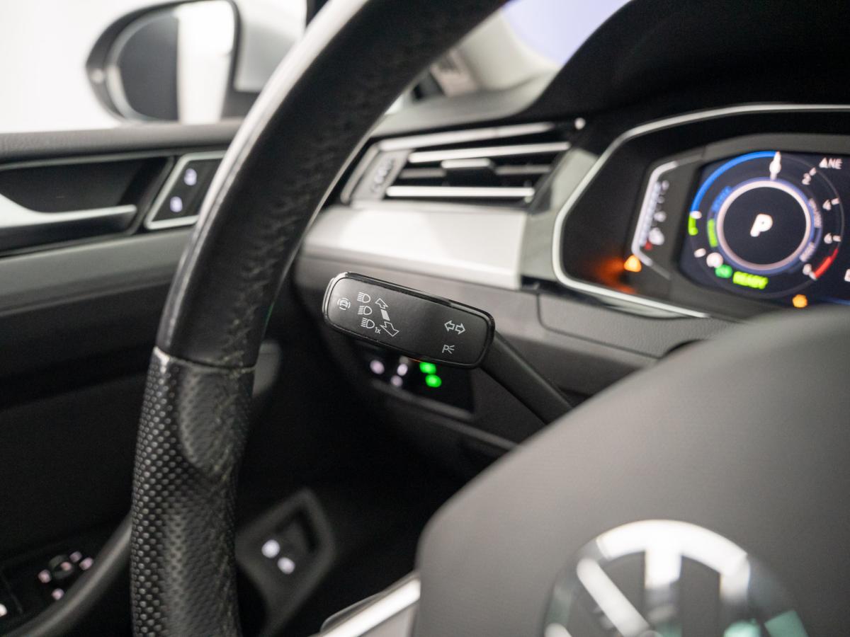 volkswagen-passat-variant-2021-hibrido-a-gasolina-1395cc