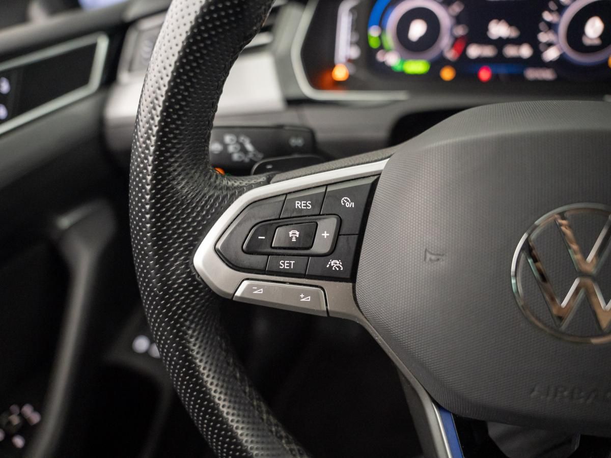 volkswagen-passat-variant-2021-hibrido-a-gasolina-1395cc