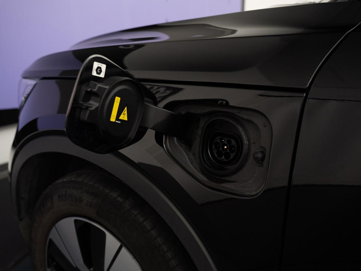 volvo-xc40-2022-hibrido-a-gasolina-1477cc