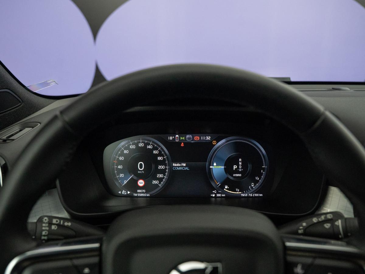 volvo-xc40-2022-hibrido-a-gasolina-1477cc