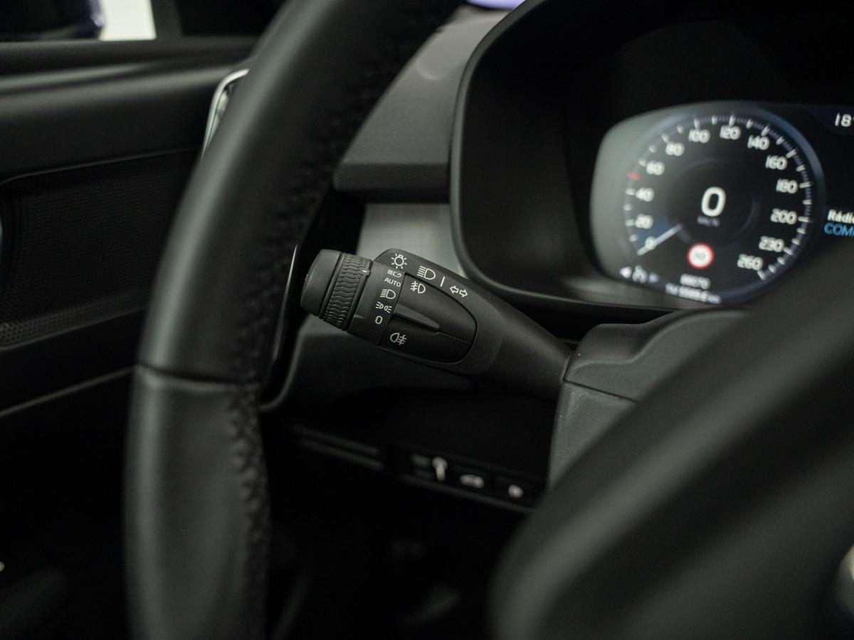 volvo-xc40-2022-hibrido-a-gasolina-1477cc