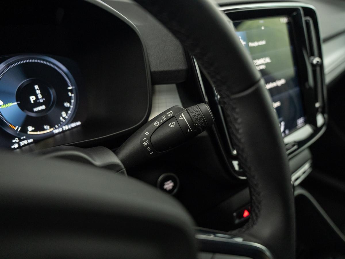 volvo-xc40-2022-hibrido-a-gasolina-1477cc