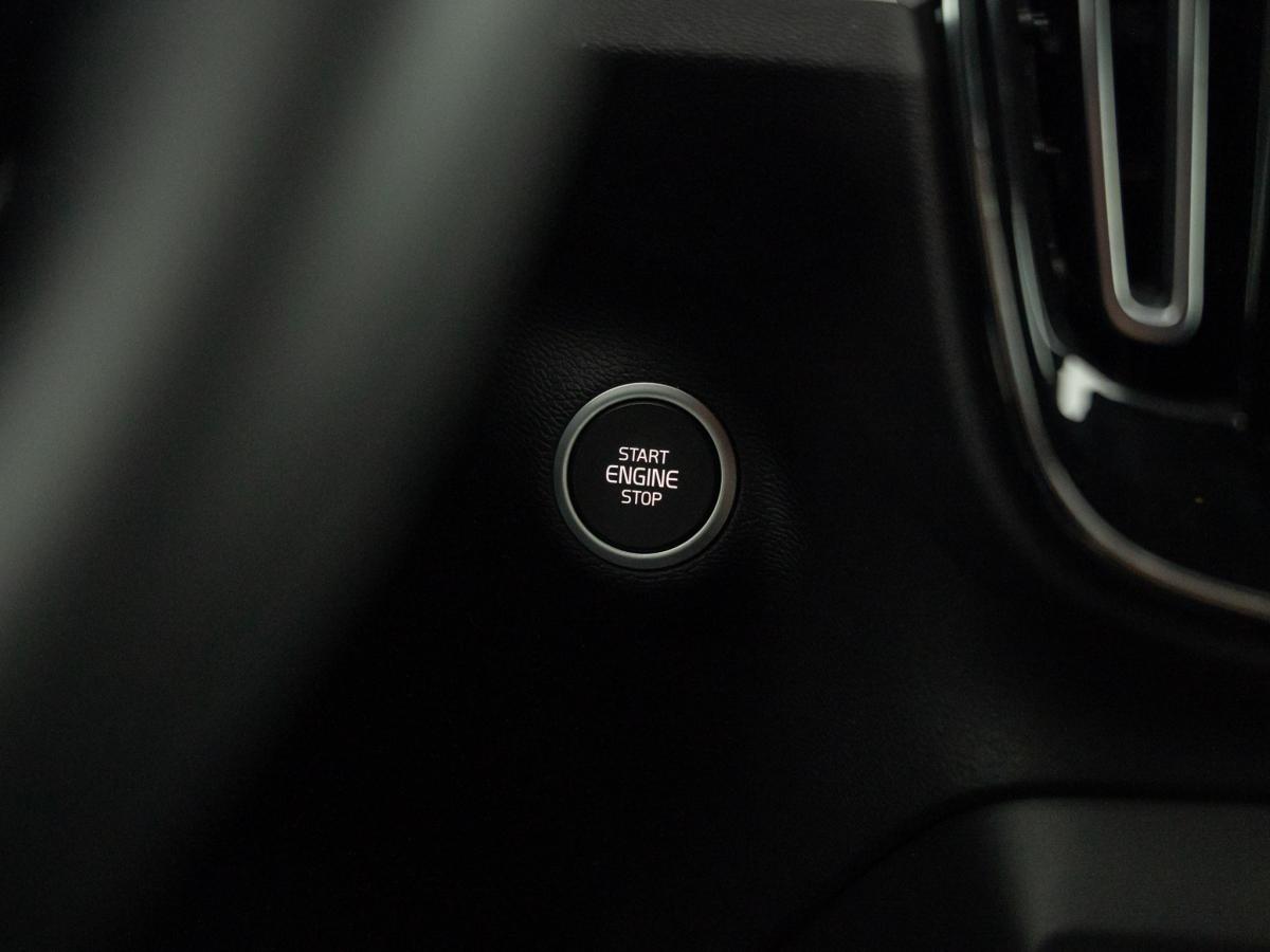 volvo-xc40-2022-hibrido-a-gasolina-1477cc