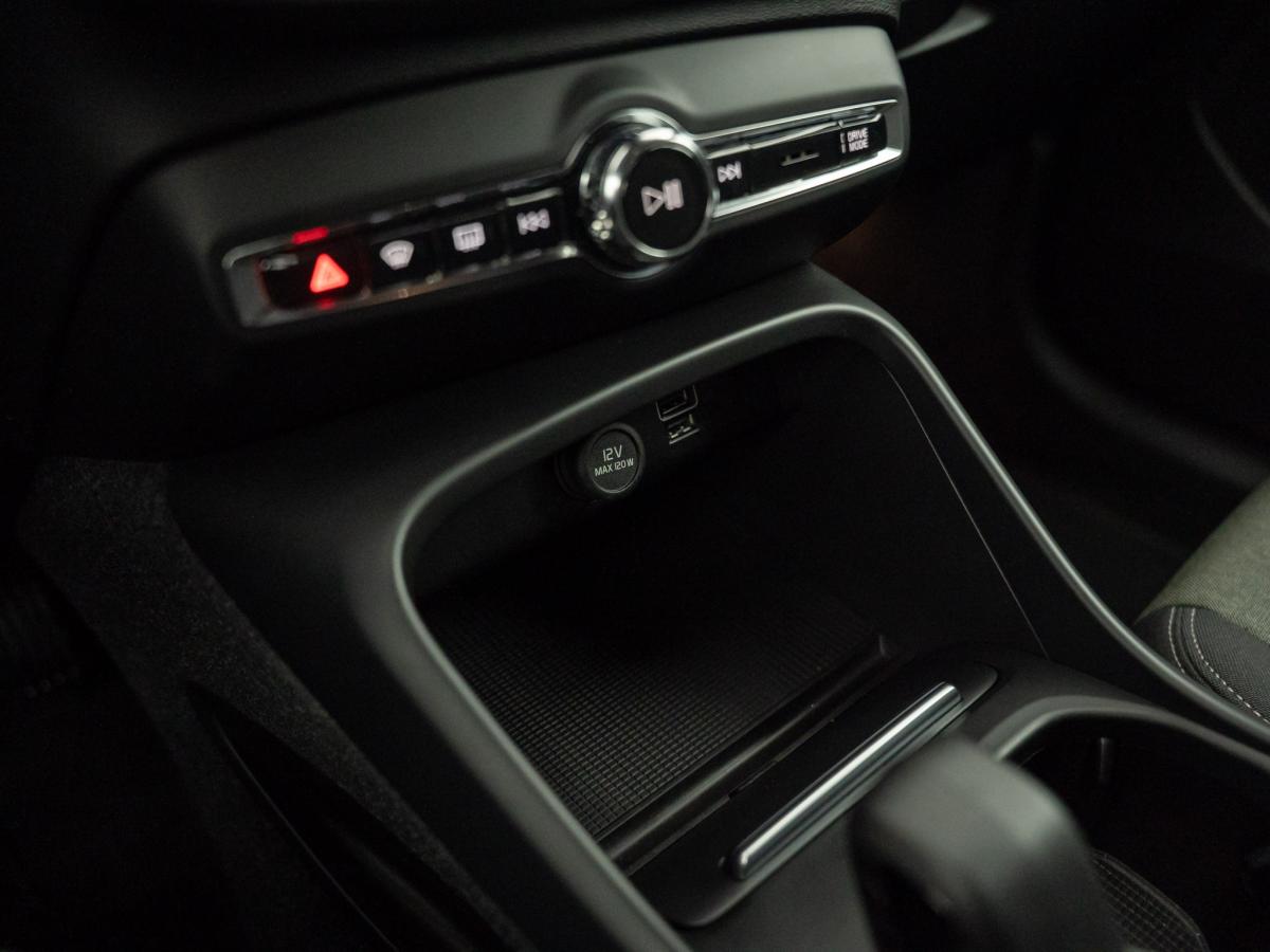 volvo-xc40-2022-hibrido-a-gasolina-1477cc