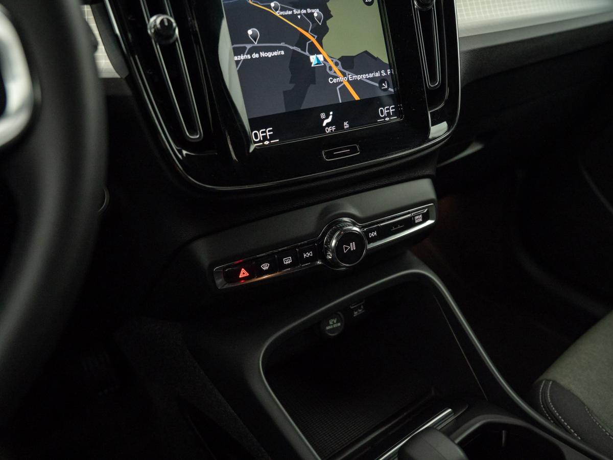 volvo-xc40-2022-hibrido-a-gasolina-1477cc