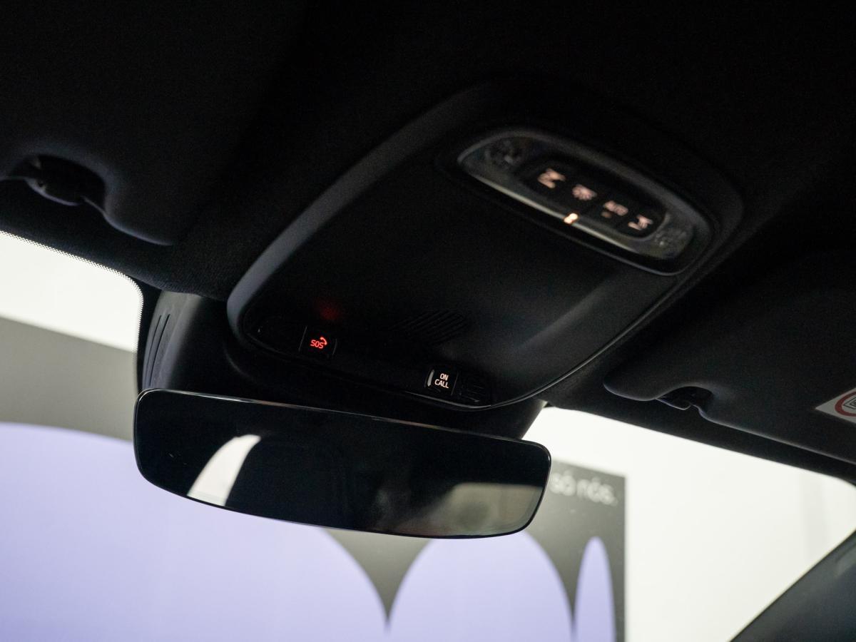 volvo-xc40-2022-hibrido-a-gasolina-1477cc