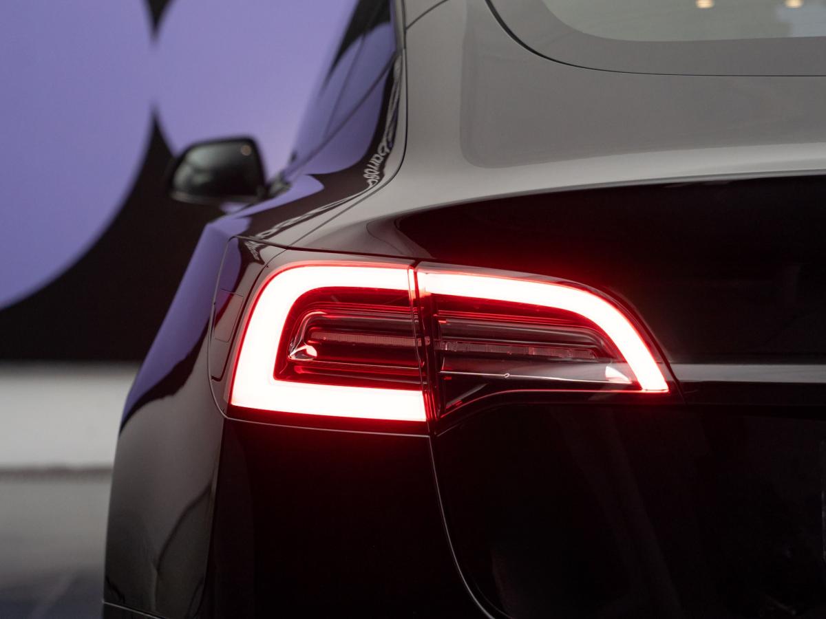 tesla-model-3-2021-eletrico-500cc