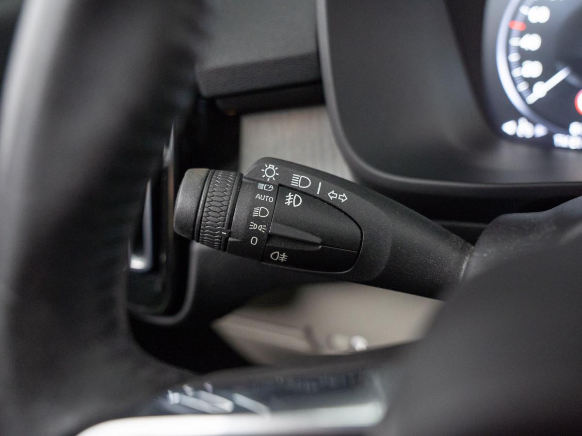 volvo-xc40-2021-gasolina-1477cc