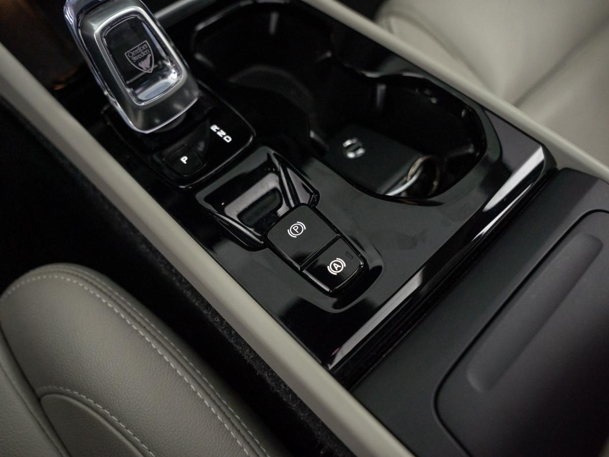 volvo-xc40-2021-gasolina-1477cc