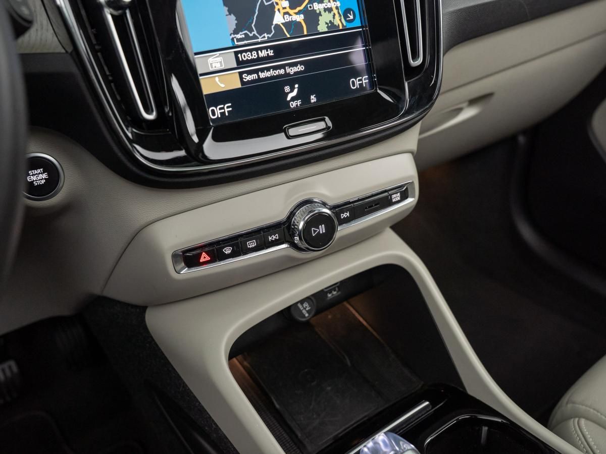 volvo-xc40-2021-gasolina-1477cc