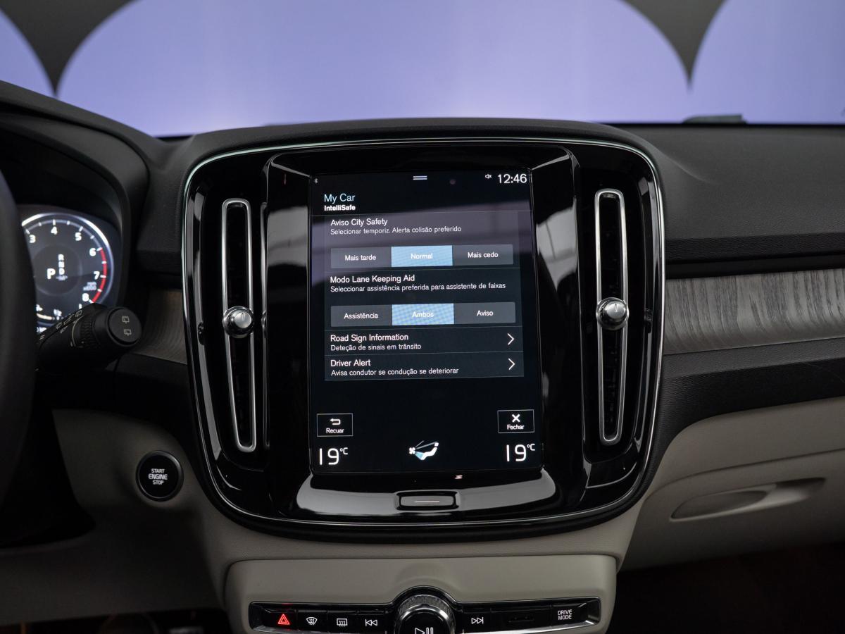 volvo-xc40-2021-gasolina-1477cc