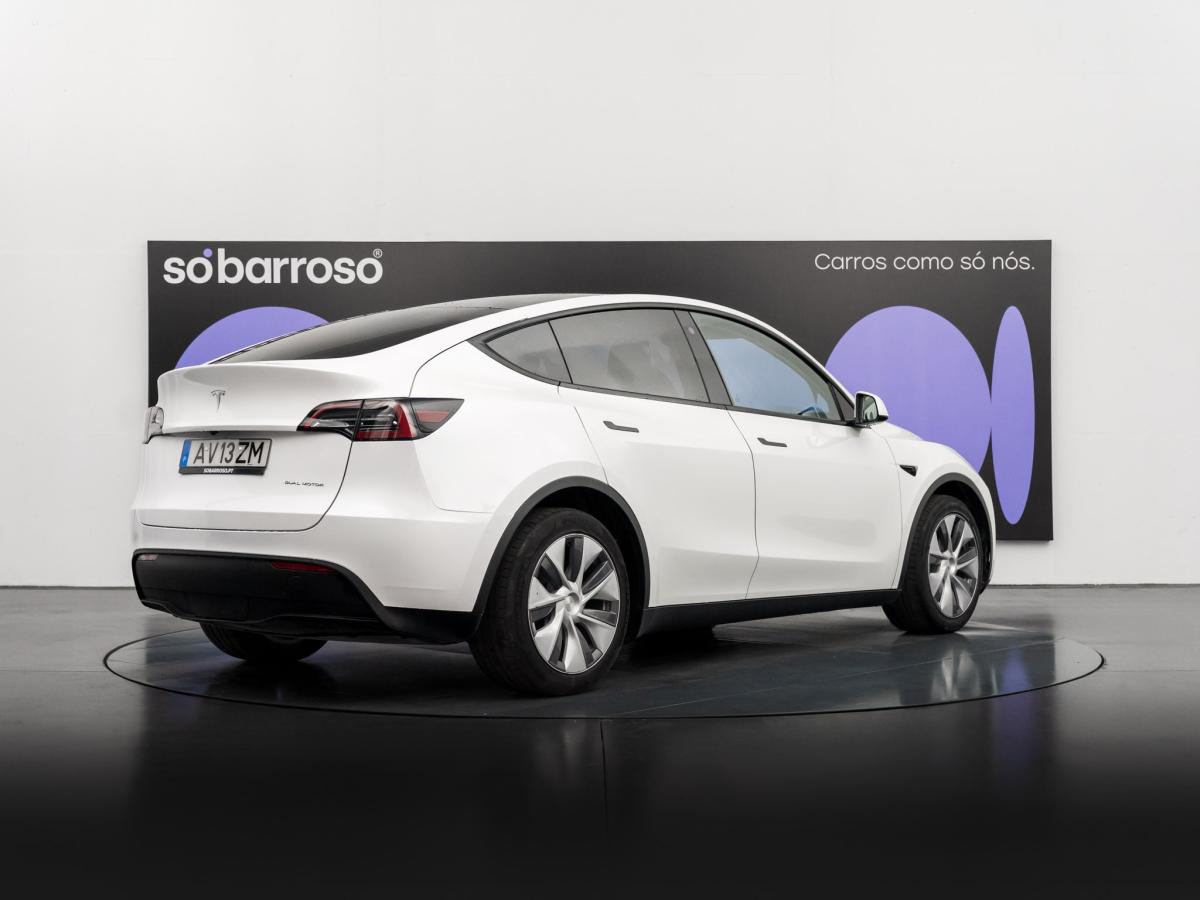 tesla-model-y-2023-eletrico-500cc