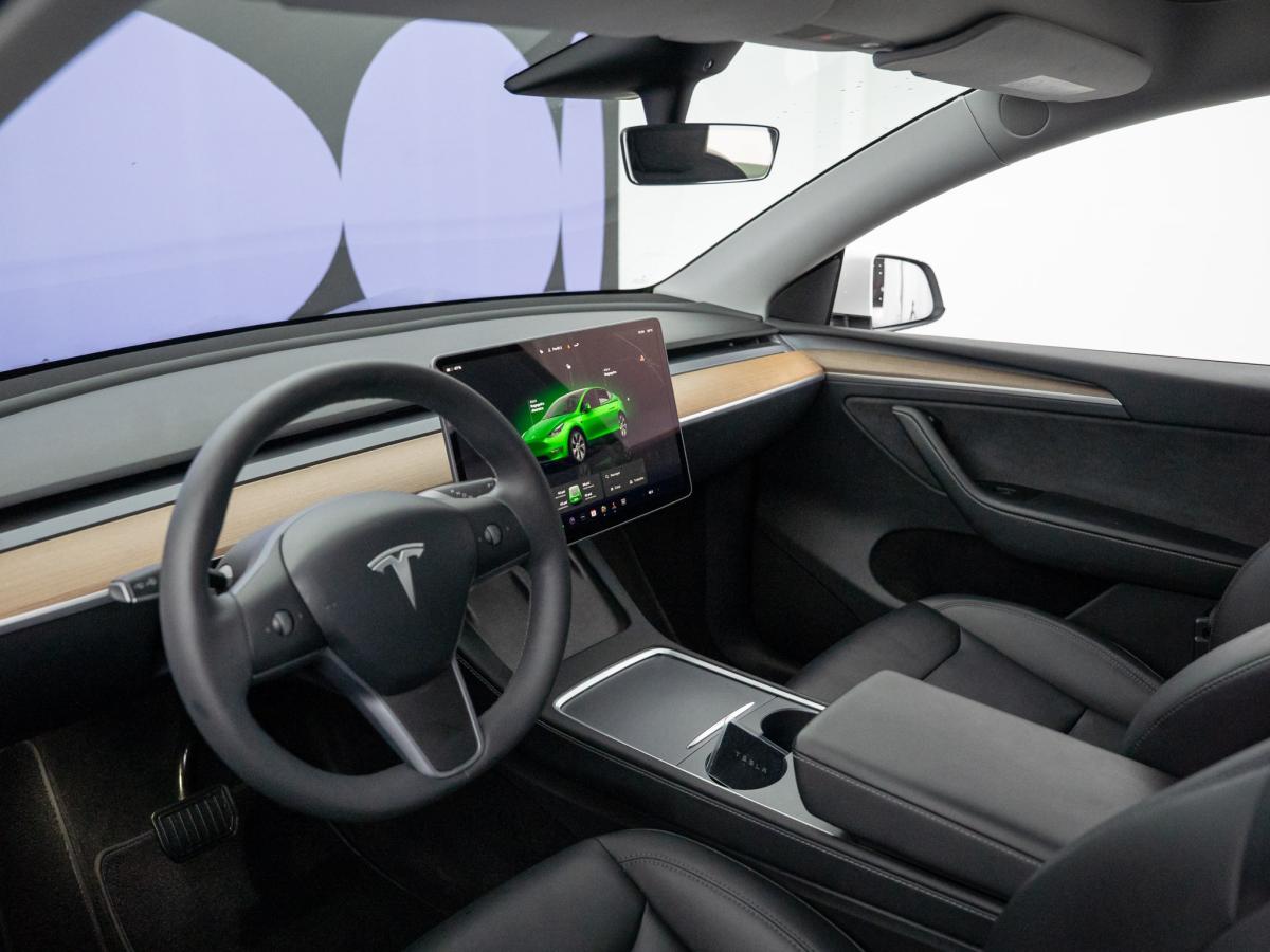 tesla-model-y-2023-eletrico-500cc