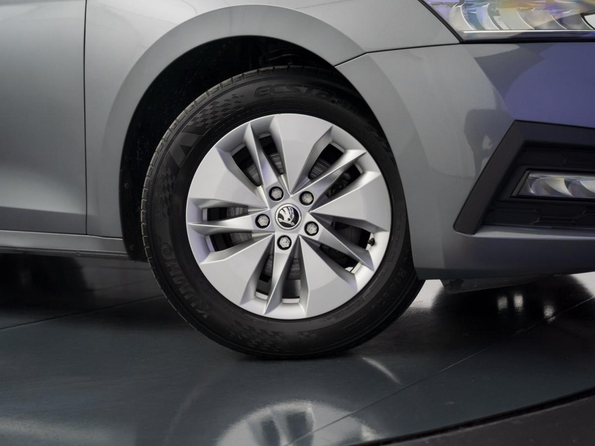 skoda-octavia-break-2023-gasolina-999cc