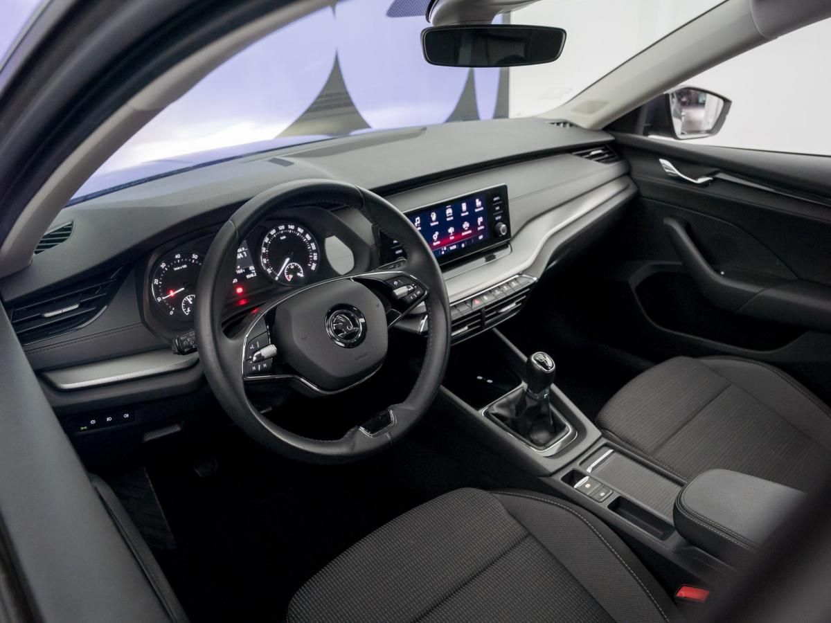 skoda-octavia-break-2023-gasolina-999cc
