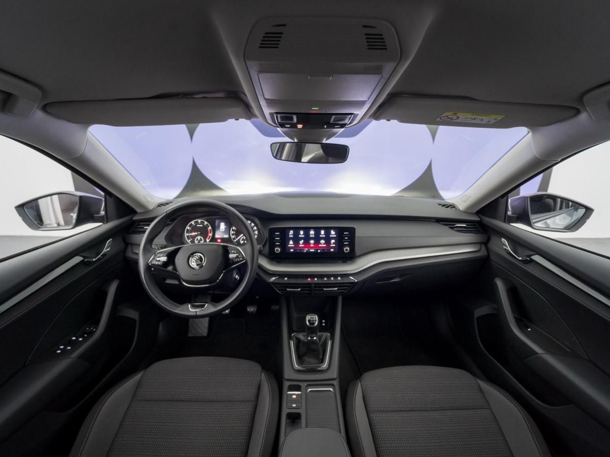 skoda-octavia-break-2023-gasolina-999cc