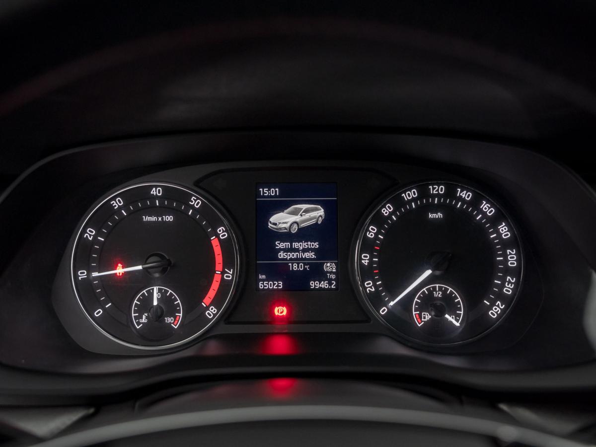 skoda-octavia-break-2023-gasolina-999cc