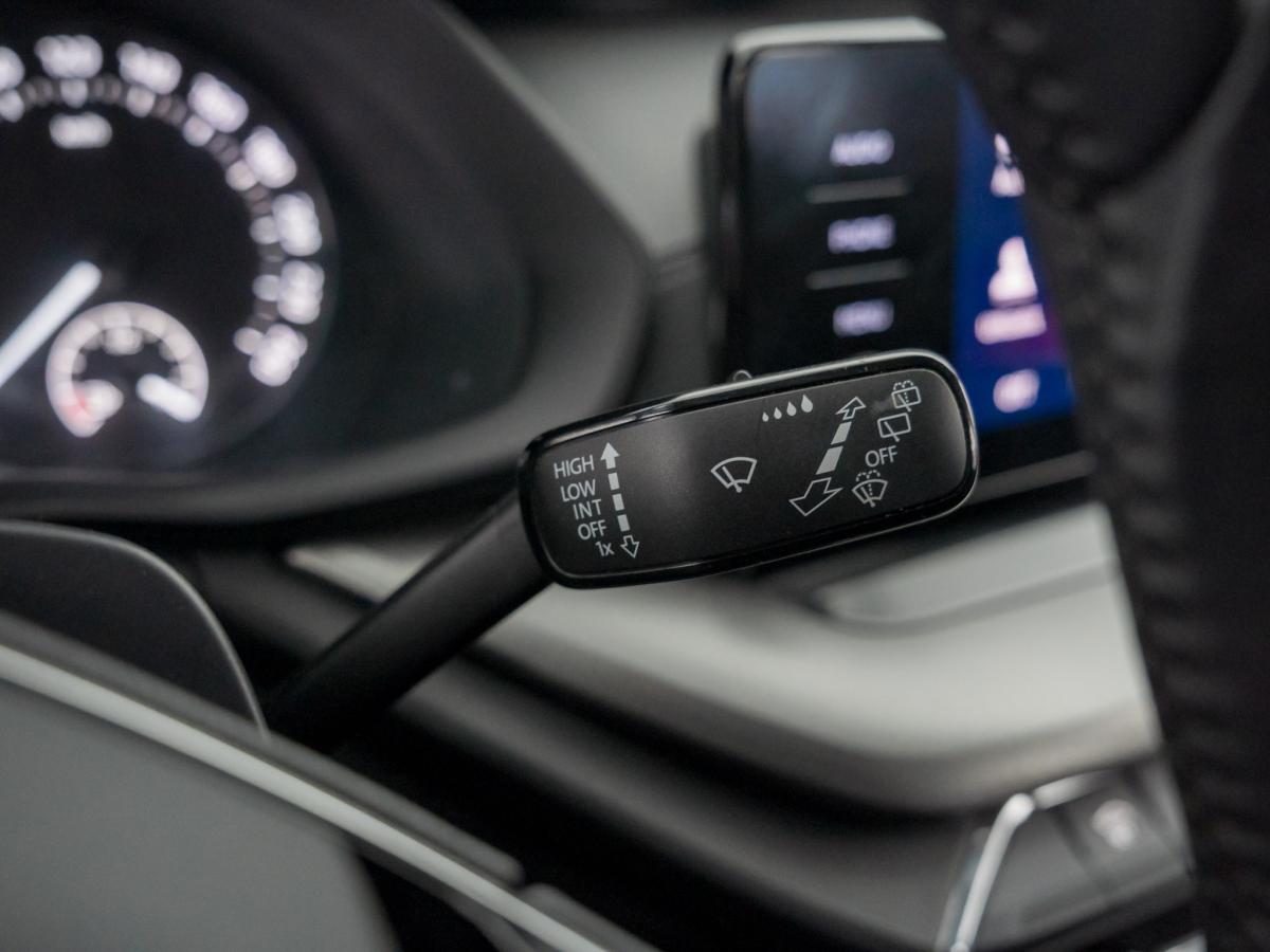 skoda-octavia-break-2023-gasolina-999cc
