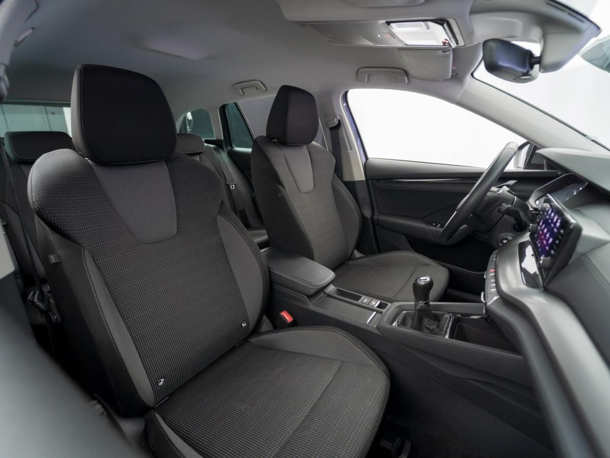 skoda-octavia-break-2023-gasolina-999cc