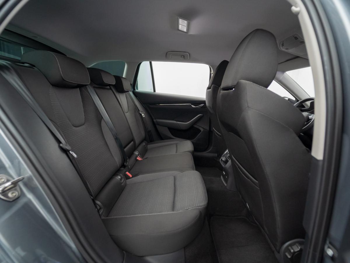 skoda-octavia-break-2023-gasolina-999cc