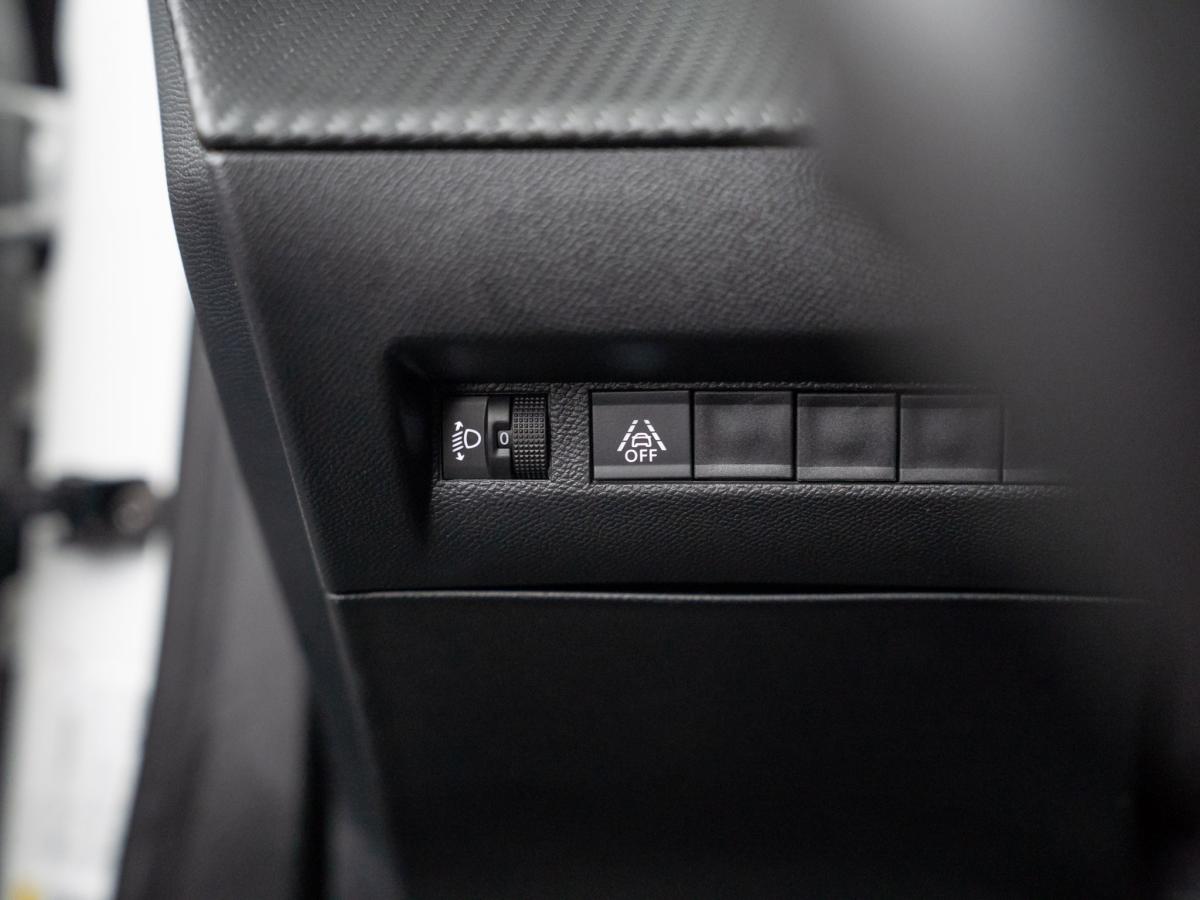 peugeot-2008-2023-diesel-1499cc