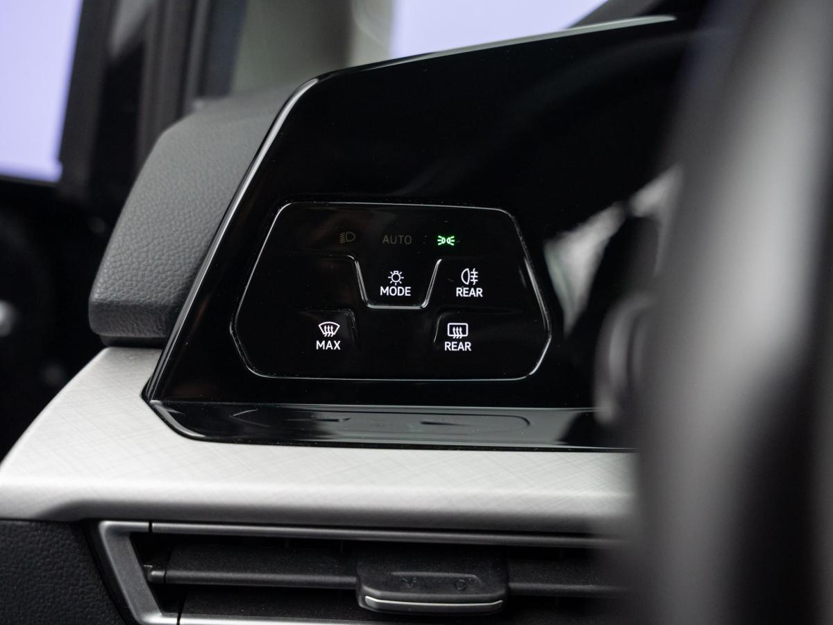 volkswagen-golf-variant-2021-diesel-1968cc