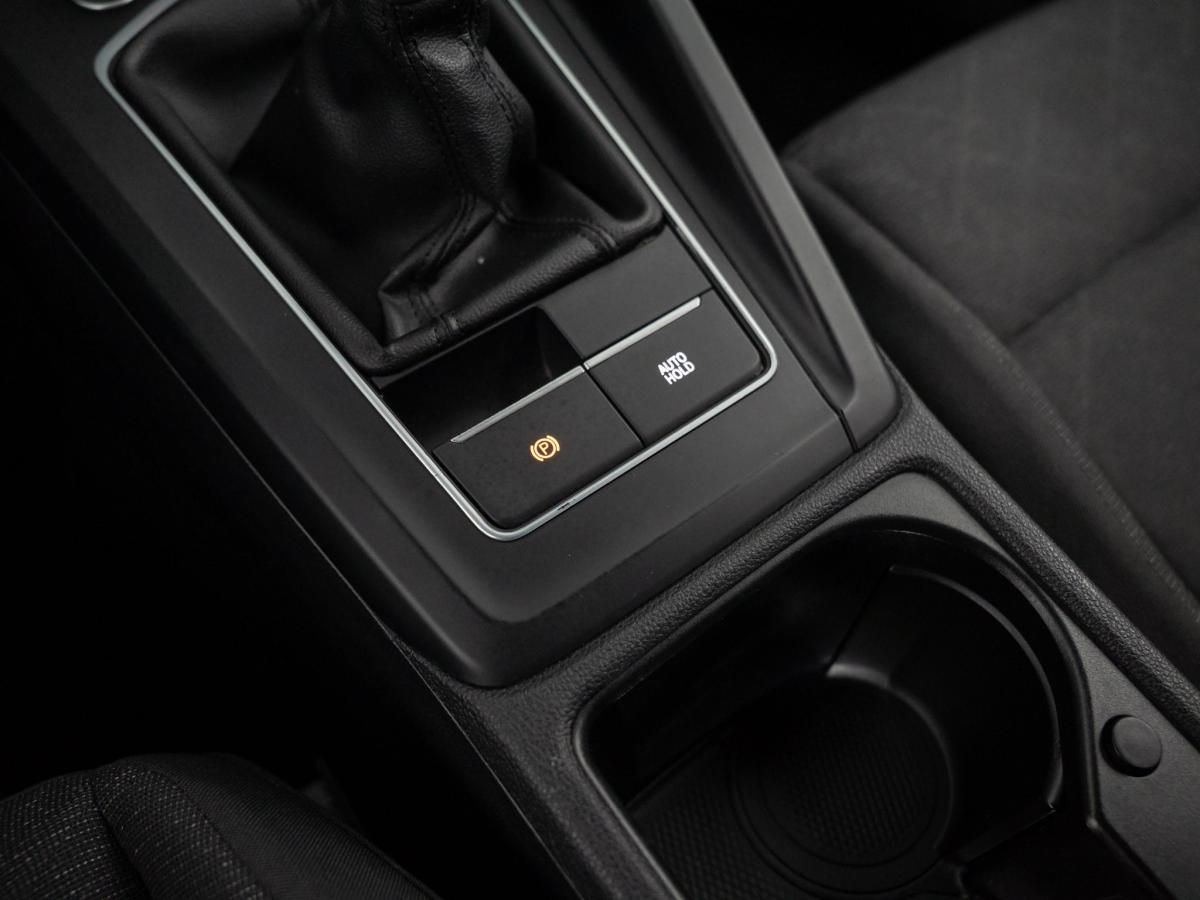 volkswagen-golf-variant-2021-diesel-1968cc