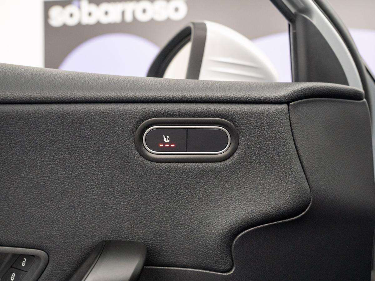 mercedes-benz-classe-a-2023-hibrido-a-gasolina-1332cc